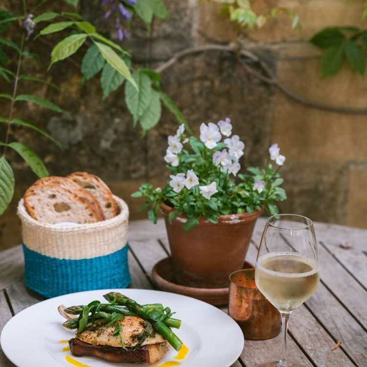 0061 - 2022 - Parsonage Grill - Oxford - High Res - Outdoor Dining Pork Cutlet White Wine Bread Wisteria - Web Hero