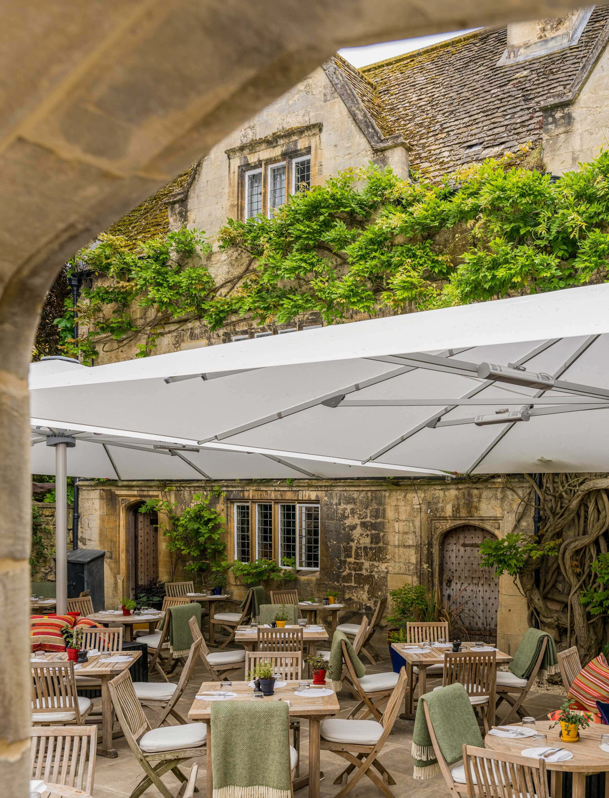 A7R03776-2024-Parsonage-Grill-Oxford-High-Res-Outdoor-Terrace-Seating-Web-Hero-aspect-ratio-2560-3353